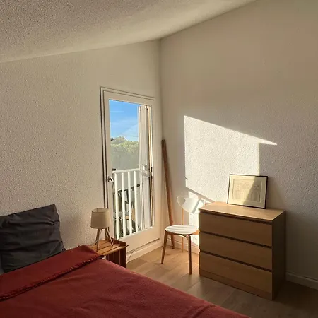 A 400m De La De La Corniche